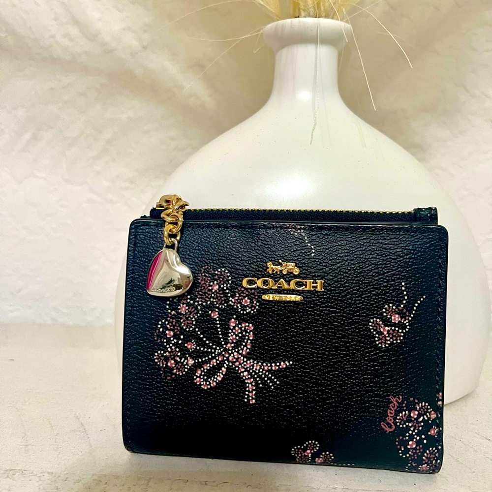 Coach Snap Card Case wallet with ribbon bouquet print